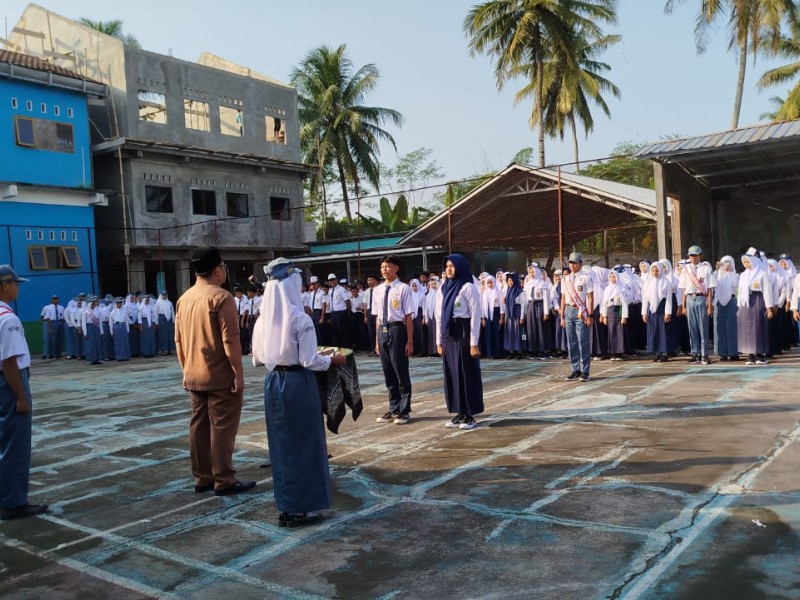 Hari Pertama Sekolah, Begini Suasana SMA Jendral Ahmad Yani Karangpucung
